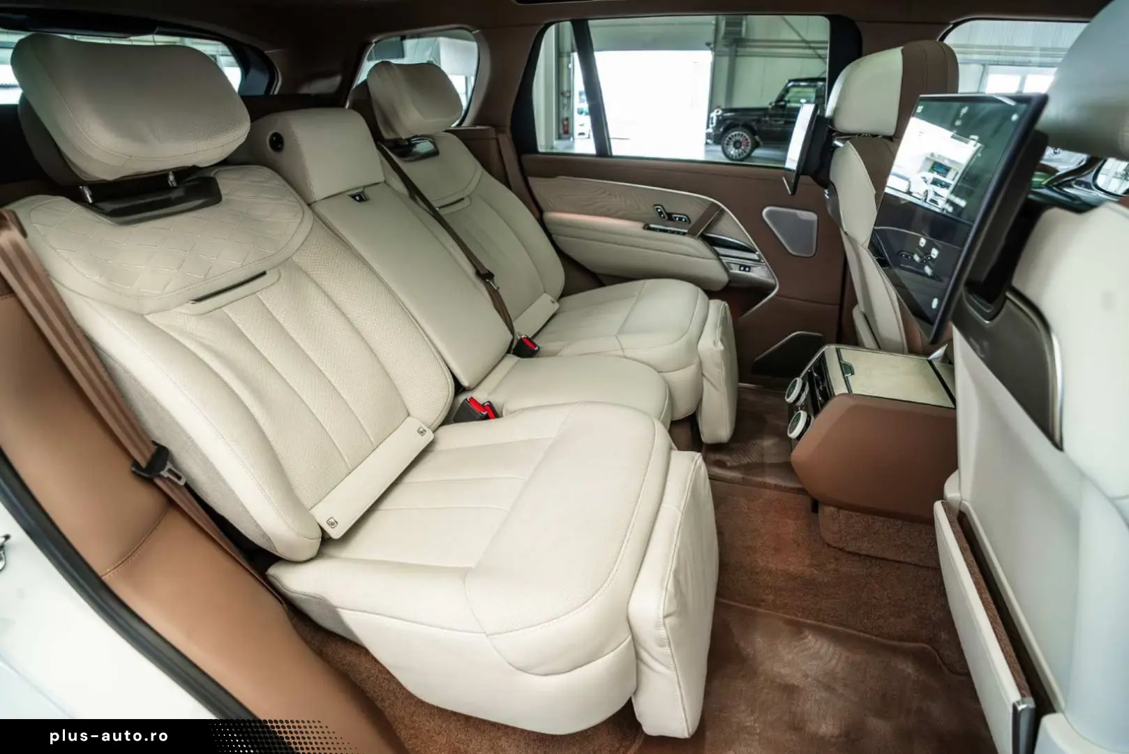 LAND ROVER Range Rover P615 LWB SV