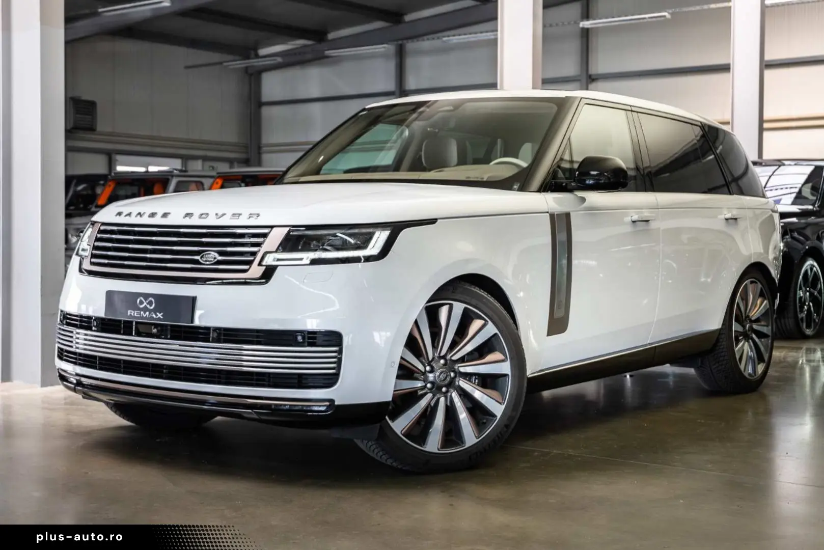 LAND ROVER Range Rover P615 LWB SV