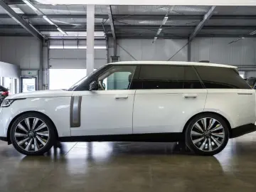 LAND ROVER Range Rover P615 LWB SV