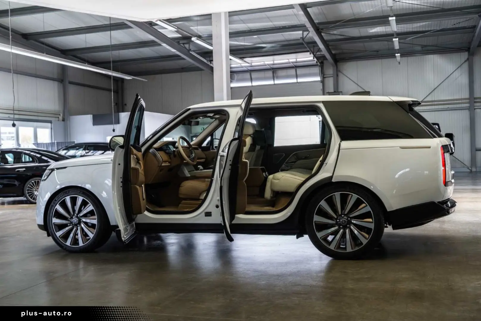 LAND ROVER Range Rover P615 LWB SV