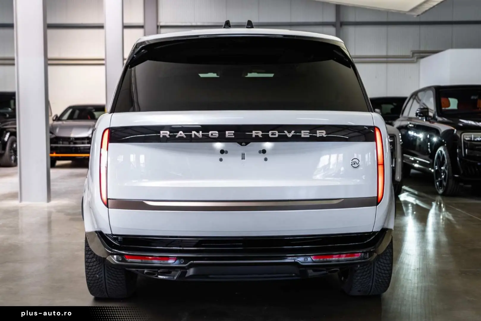 LAND ROVER Range Rover P615 LWB SV