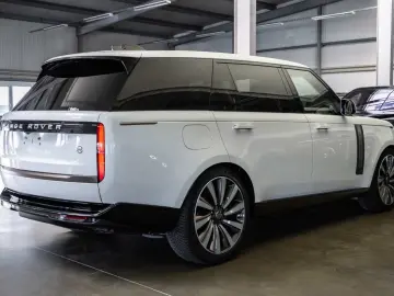 LAND ROVER Range Rover P615 LWB SV