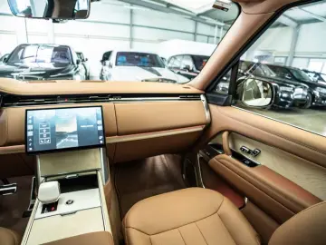 LAND ROVER Range Rover P615 LWB SV