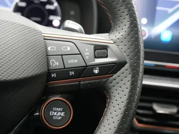 CUPRA Formentor VZ DCC KAM SHZ CARPLAY LED PDC LEDER