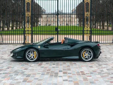 FERRARI F8 Spider - full carbon  low mileage  Xpel