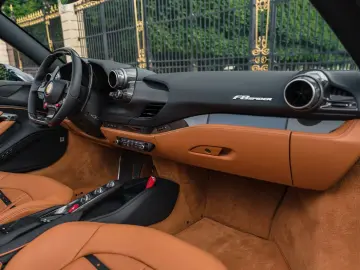 FERRARI F8 Spider - full carbon  low mileage  Xpel