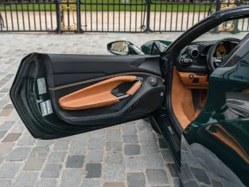 FERRARI F8 Spider - full carbon  low mileage  Xpel