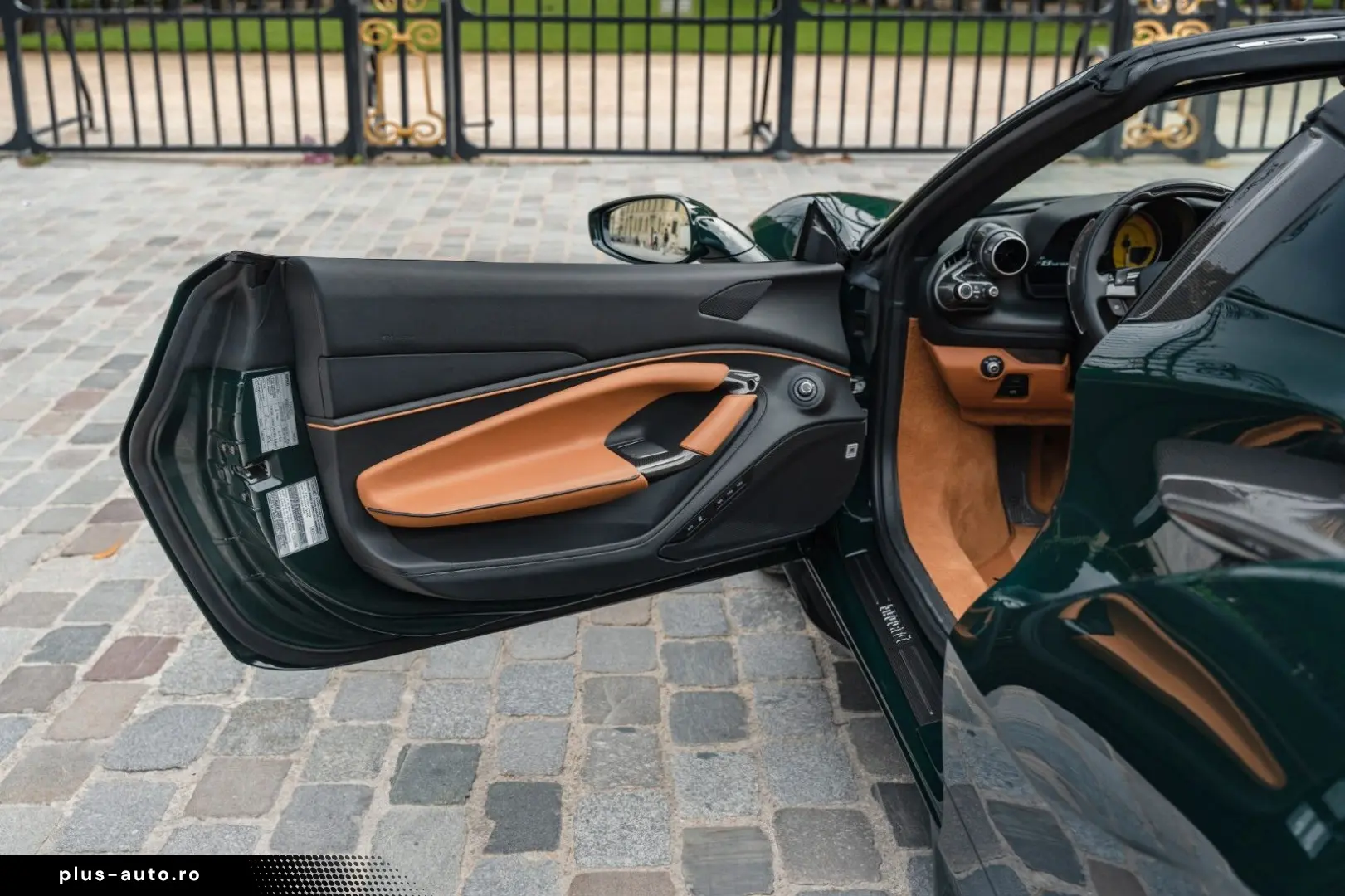 FERRARI F8 Spider - full carbon  low mileage  Xpel