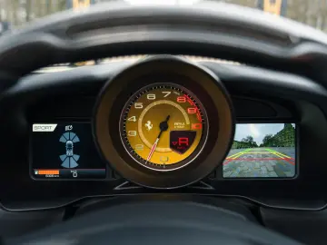 FERRARI F8 Spider - full carbon  low mileage  Xpel