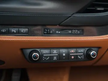 FERRARI F8 Spider - full carbon  low mileage  Xpel