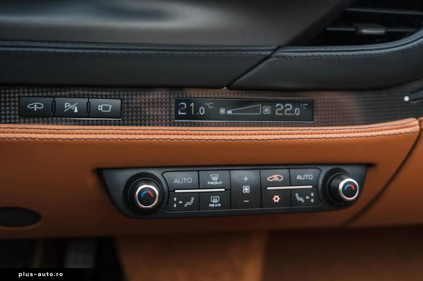 FERRARI F8 Spider - full carbon  low mileage  Xpel