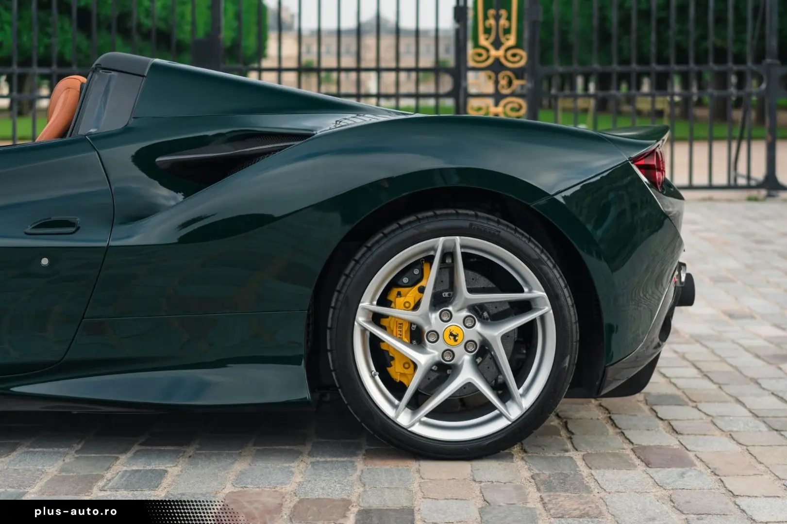 FERRARI F8 Spider - full carbon  low mileage  Xpel