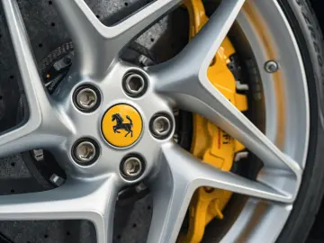 FERRARI F8 Spider - full carbon  low mileage  Xpel