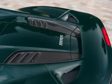 FERRARI F8 Spider - full carbon  low mileage  Xpel