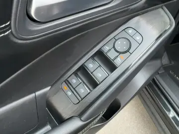 NISSAN Qashqai 1.3 DIG-T MHEV Visia LED PDC TEMP