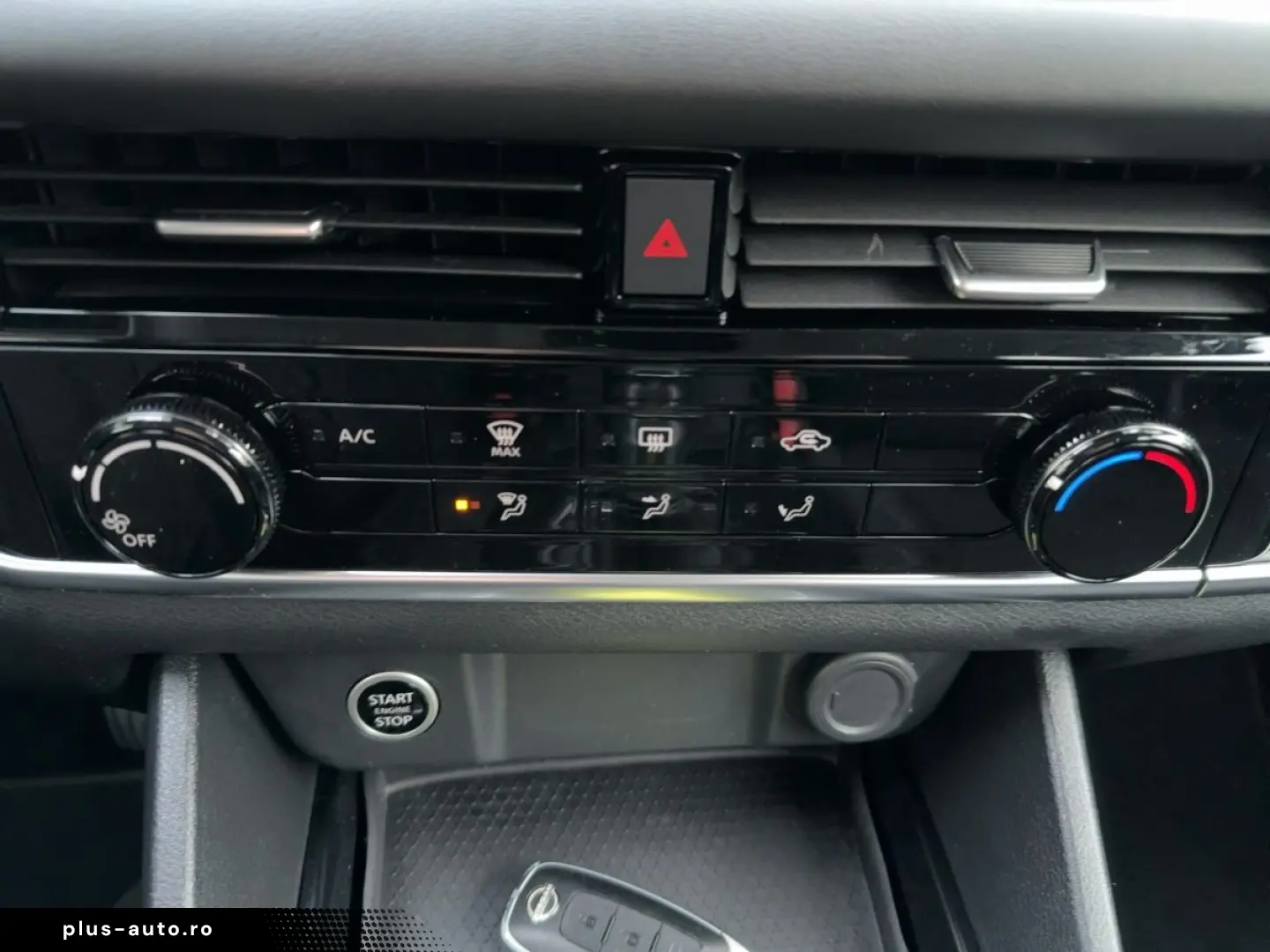 NISSAN Qashqai 1.3 DIG-T MHEV Visia LED PDC TEMP