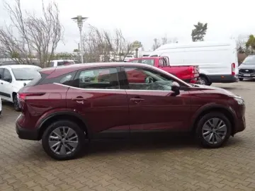 NISSAN Qashqai 140PS MHEV Visia LED Klima