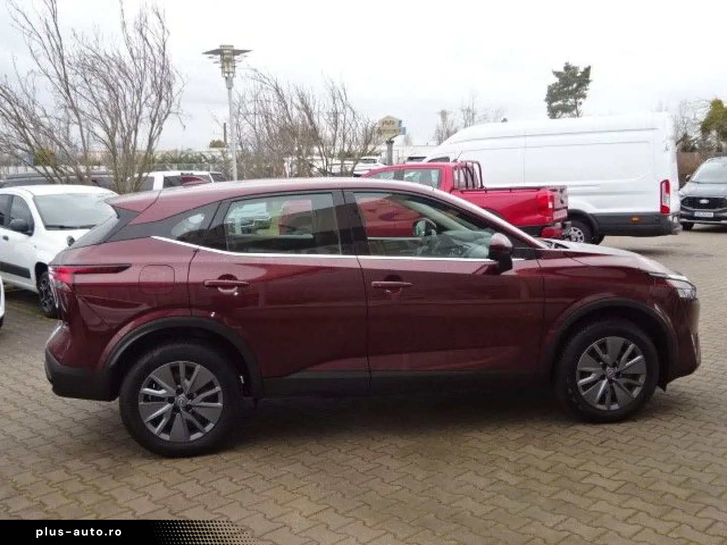 NISSAN Qashqai 140PS MHEV Visia LED Klima