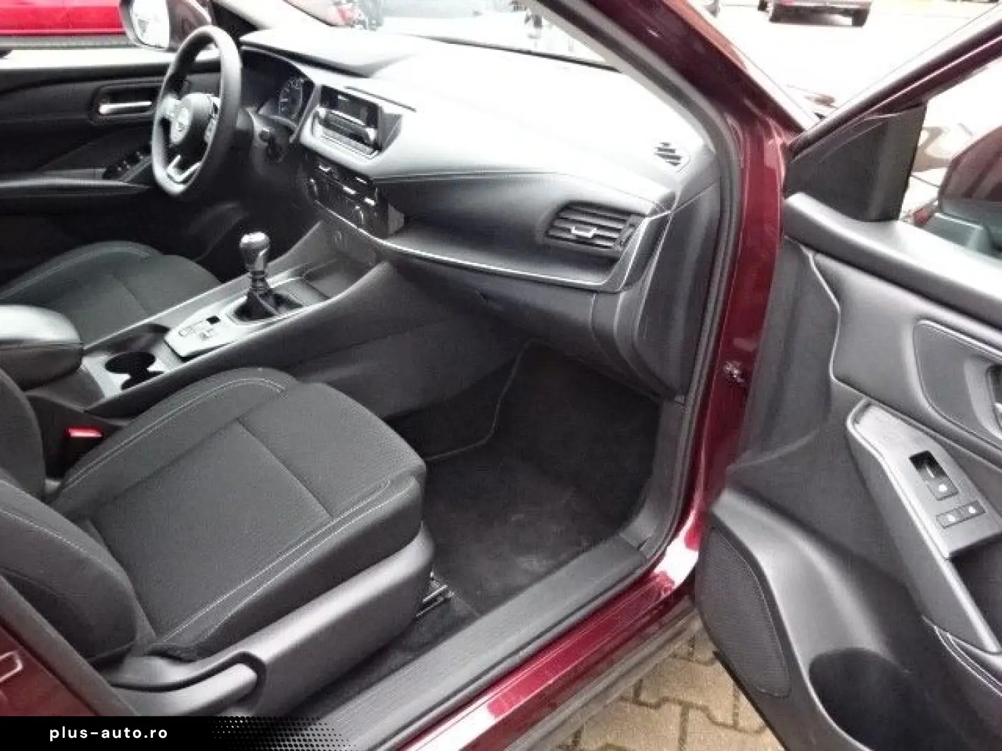 NISSAN Qashqai 140PS MHEV Visia LED Klima