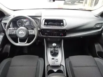 NISSAN Qashqai 140PS MHEV Visia LED Klima