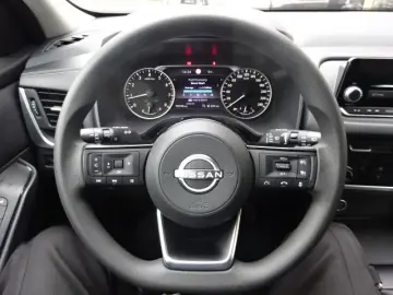 NISSAN Qashqai 140PS MHEV Visia LED Klima