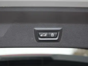 BMW X3 xDrive 20 d M Sport Paket PANO AHK AMBIENTE