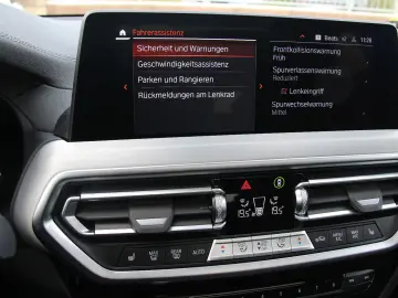 BMW X3 xDrive 20 d M Sport Paket PANO AHK AMBIENTE