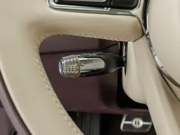 BENTLEY Flying Spur Mulliner W12