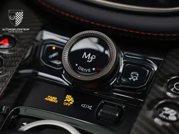 ASTON MARTIN DBX 707 QSpecialPaint