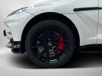 ASTON MARTIN DBX707 MY25