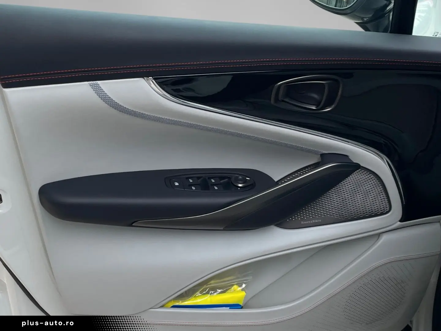 ASTON MARTIN DBX707 MY25