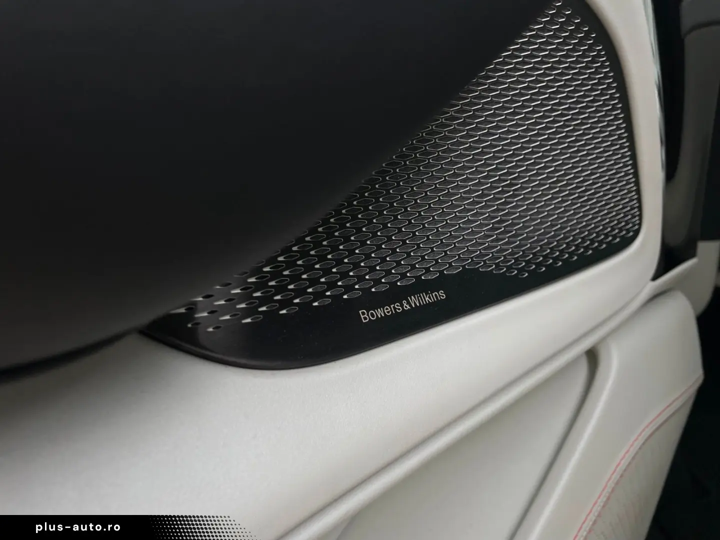 ASTON MARTIN DBX707 MY25