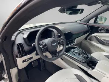 ASTON MARTIN DBX707 MY25