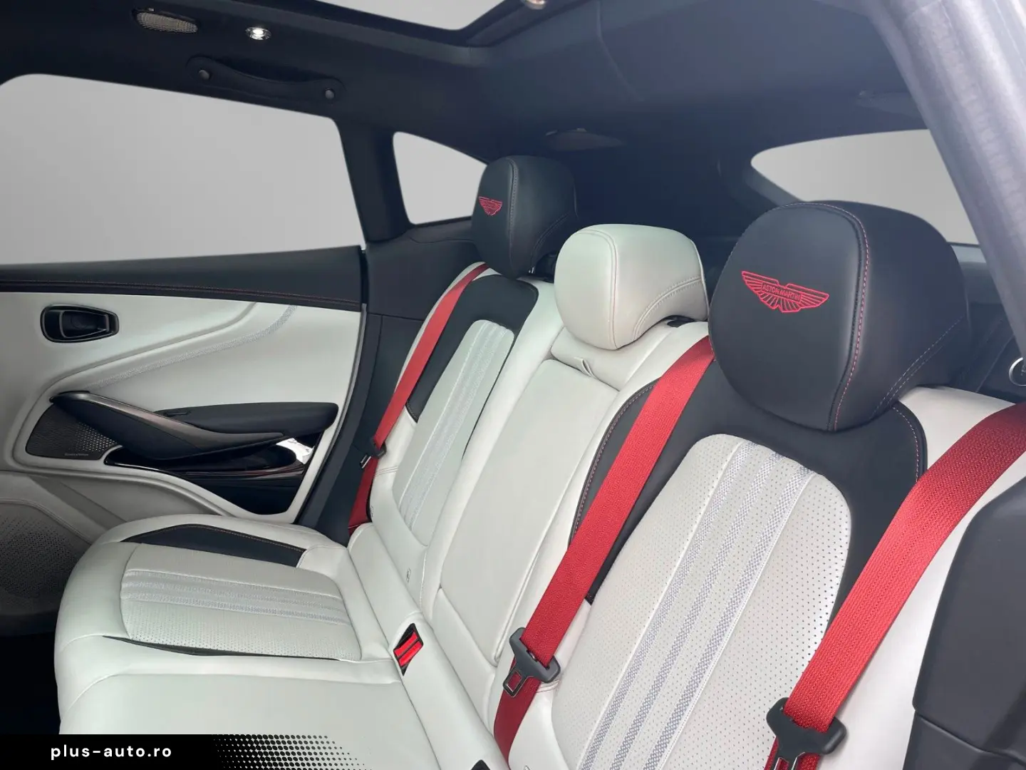 ASTON MARTIN DBX707 MY25