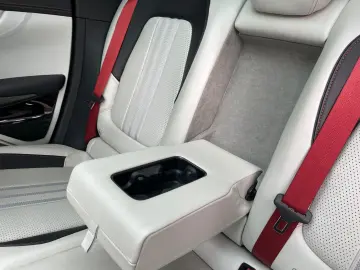 ASTON MARTIN DBX707 MY25