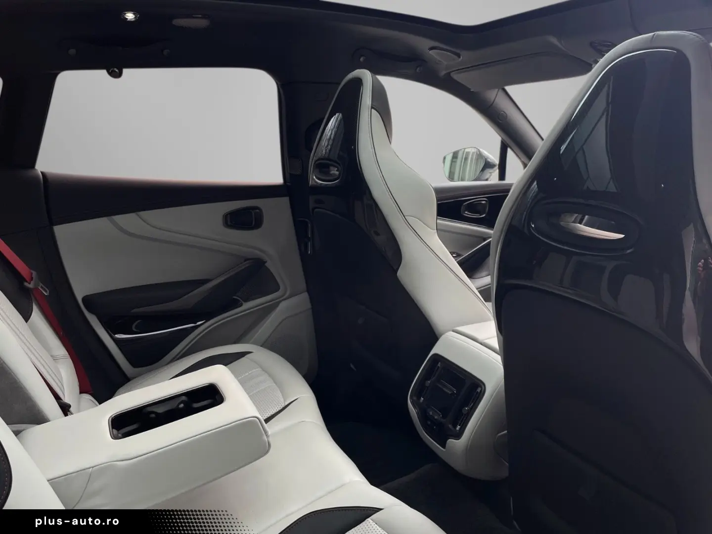 ASTON MARTIN DBX707 MY25