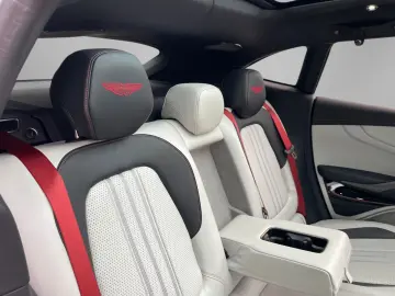 ASTON MARTIN DBX707 MY25