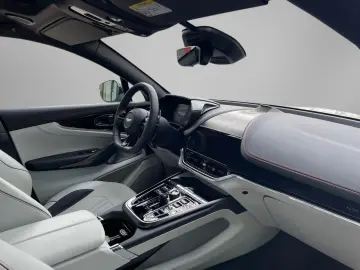 ASTON MARTIN DBX707 MY25