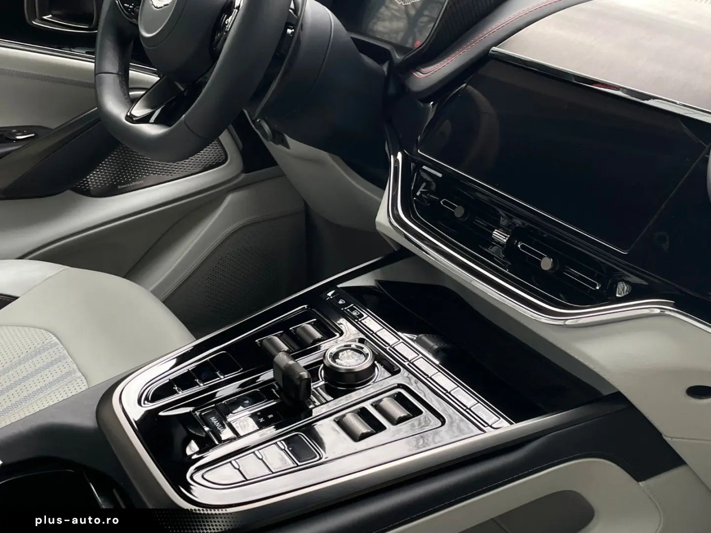 ASTON MARTIN DBX707 MY25