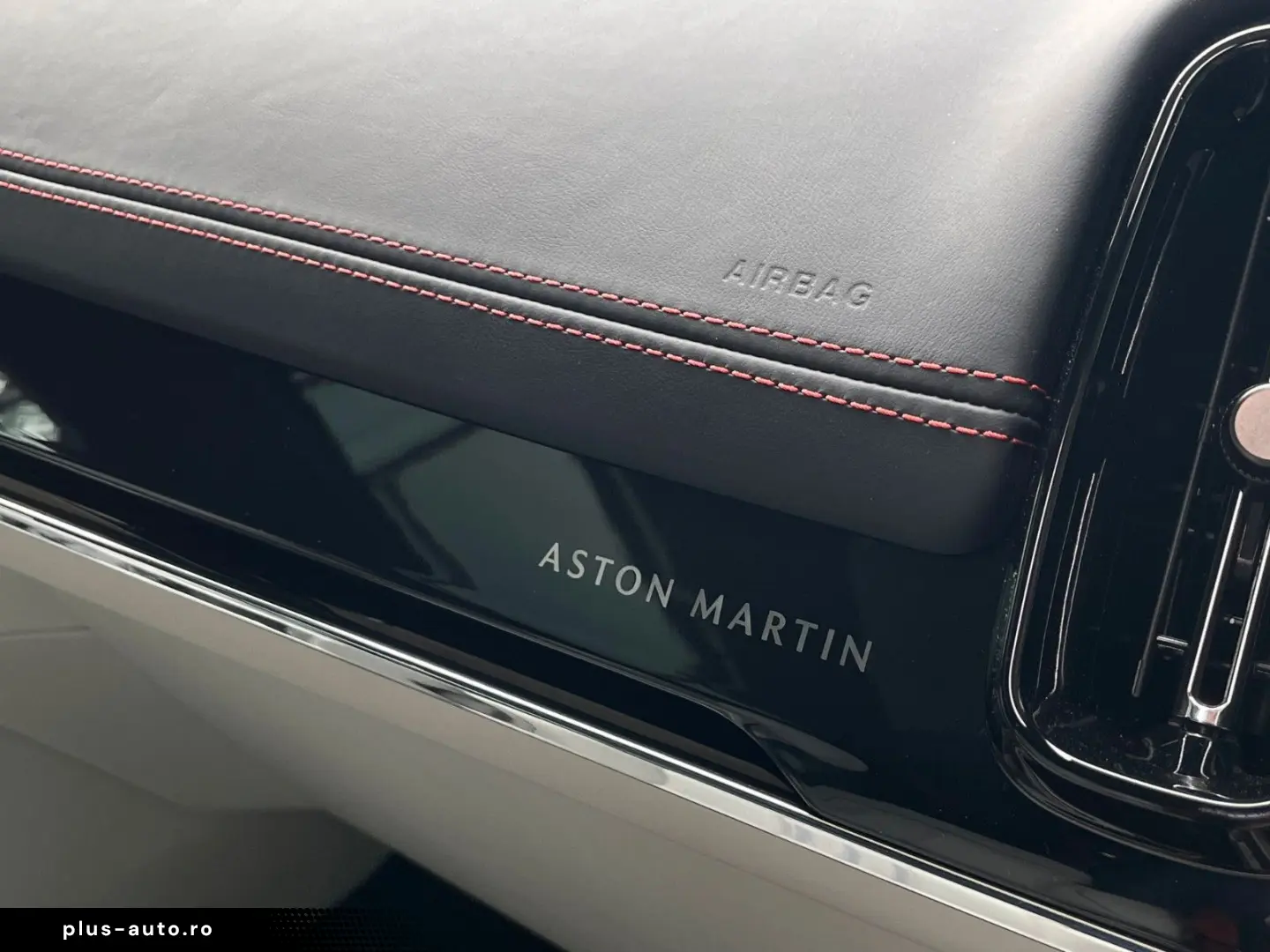 ASTON MARTIN DBX707 MY25