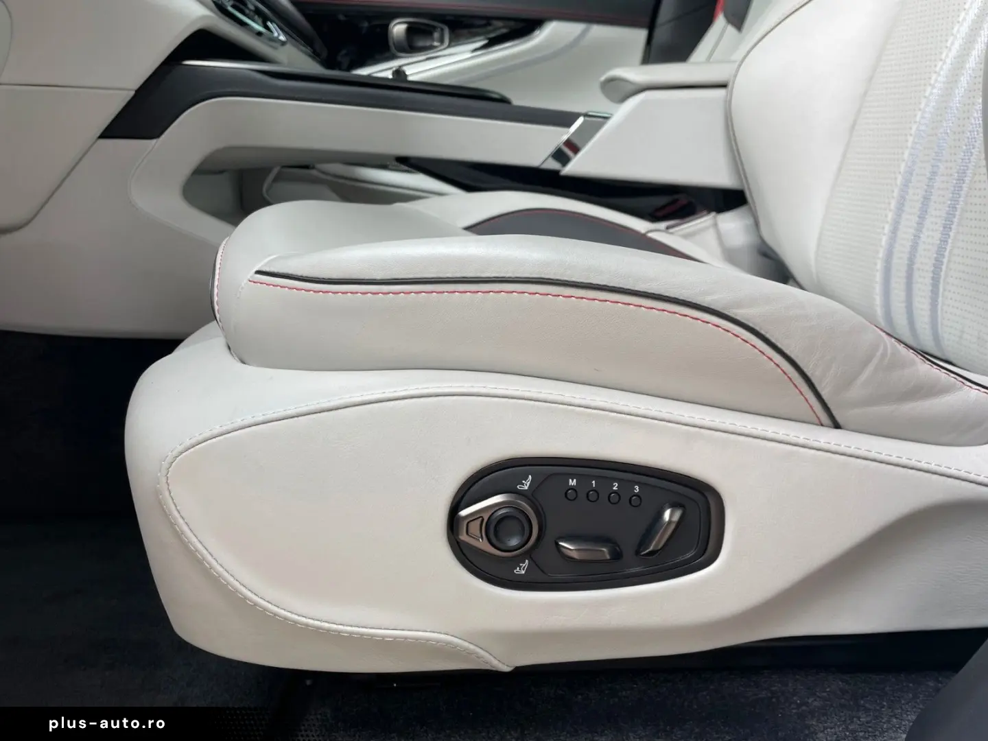 ASTON MARTIN DBX707 MY25