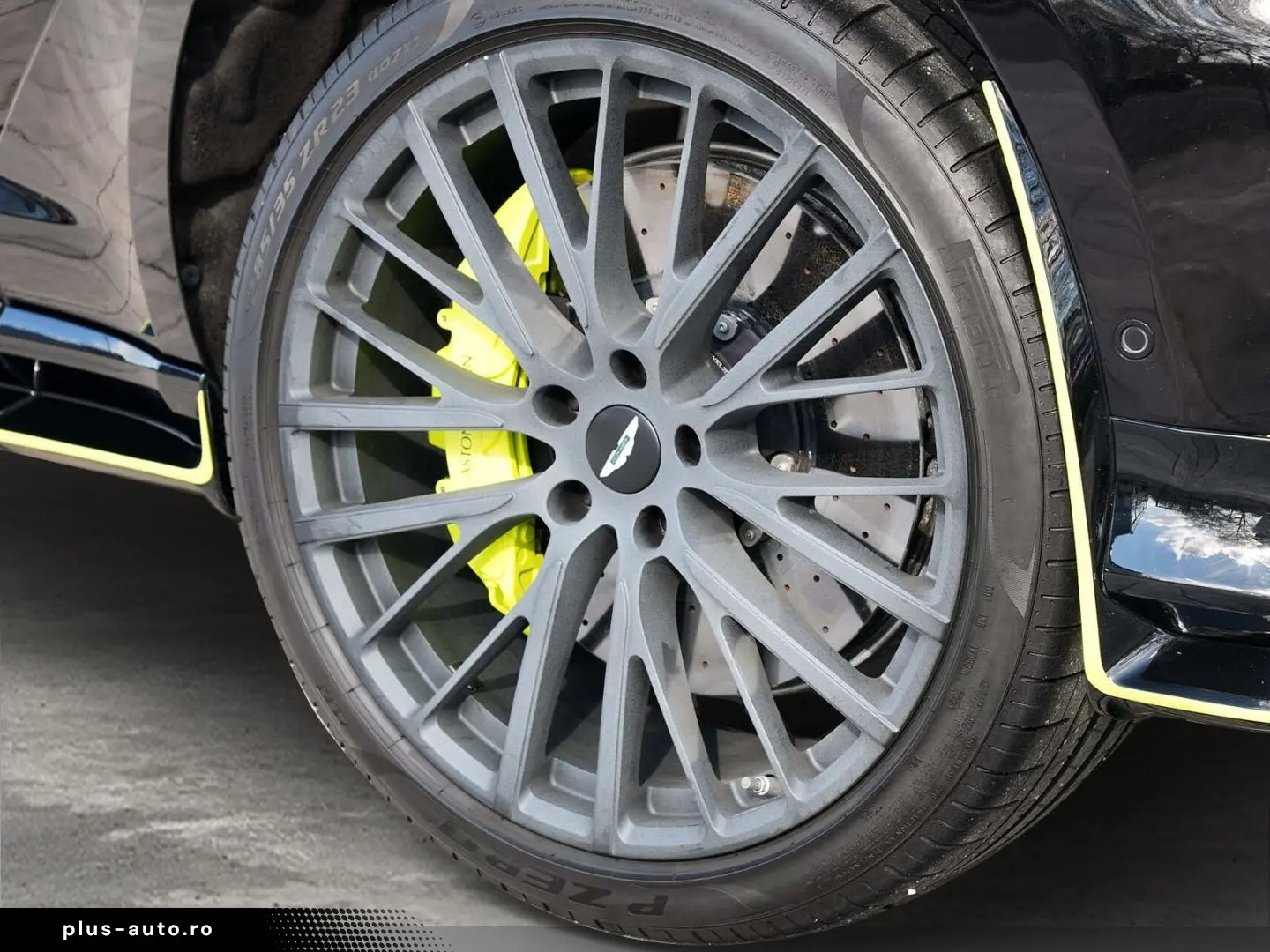 ASTON MARTIN DBX 707 AMR Onyx Black