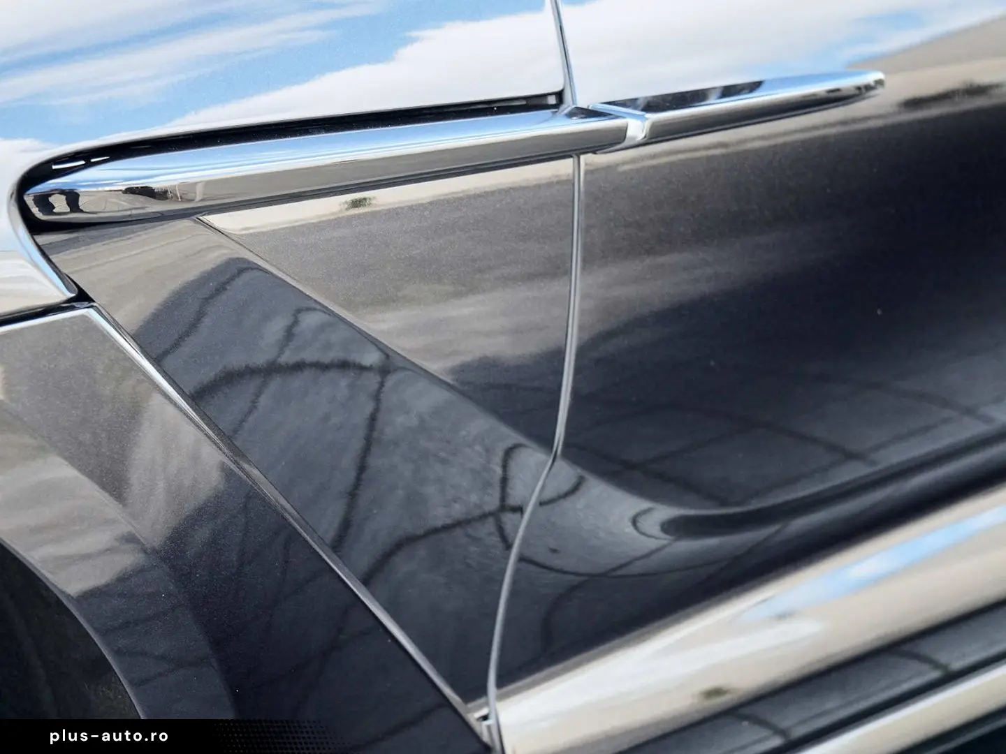 ASTON MARTIN DBX 707 AMR Onyx Black