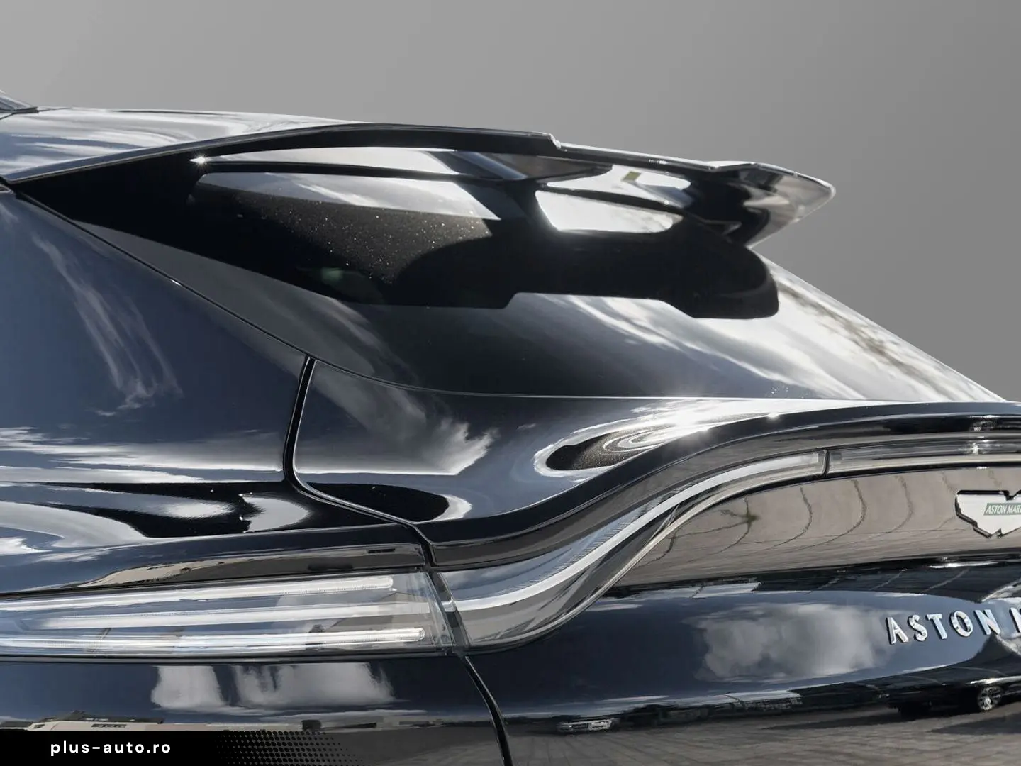 ASTON MARTIN DBX 707 AMR Onyx Black