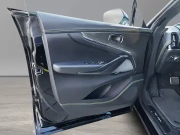 ASTON MARTIN DBX 707 AMR Onyx Black