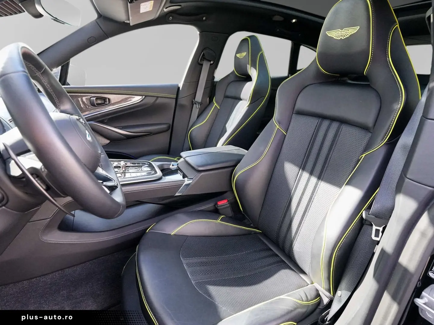 ASTON MARTIN DBX 707 AMR Onyx Black