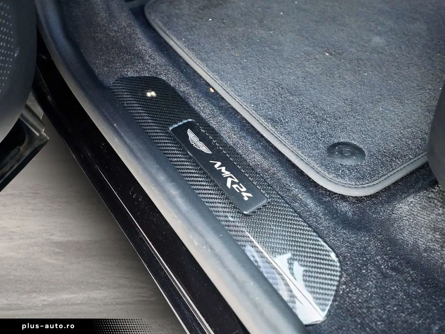 ASTON MARTIN DBX 707 AMR Onyx Black