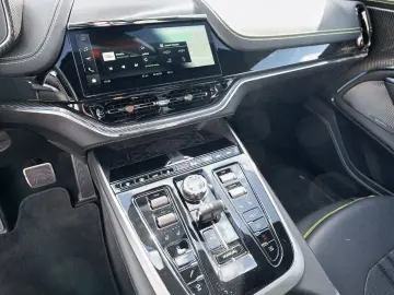 ASTON MARTIN DBX 707 AMR Onyx Black