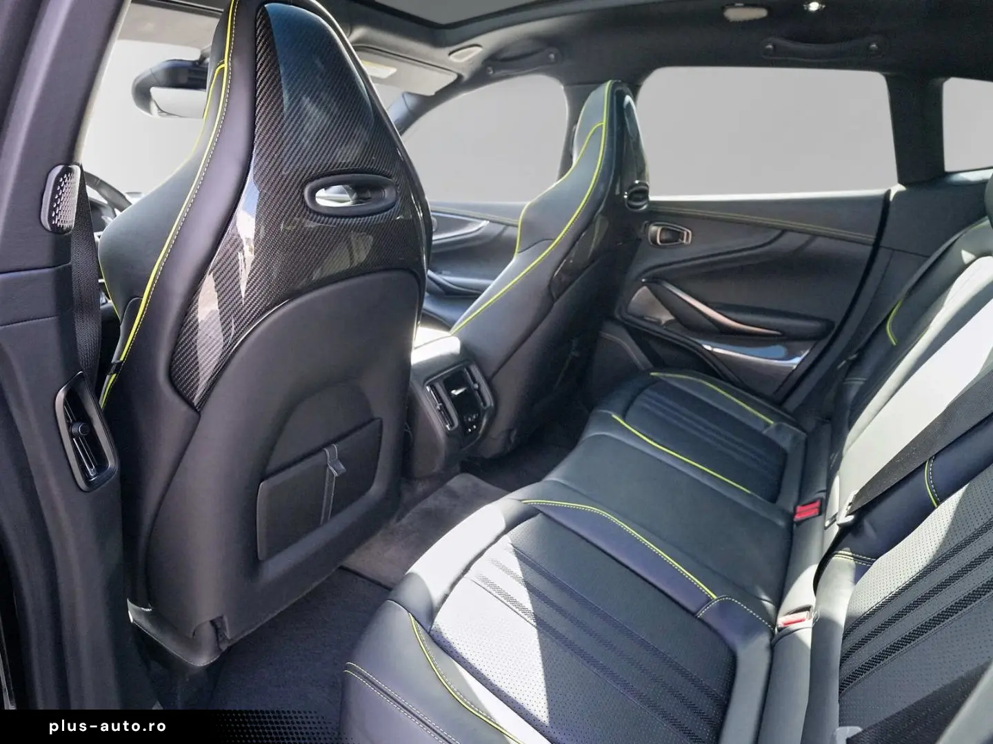 ASTON MARTIN DBX 707 AMR Onyx Black