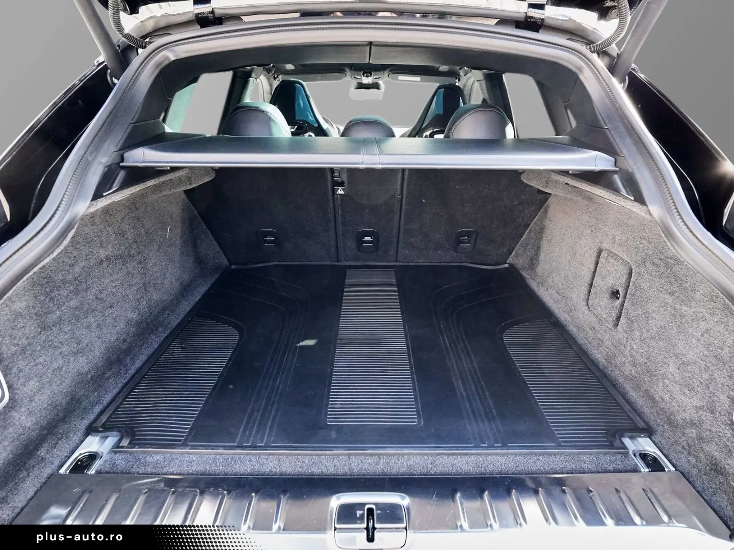 ASTON MARTIN DBX 707 AMR Onyx Black